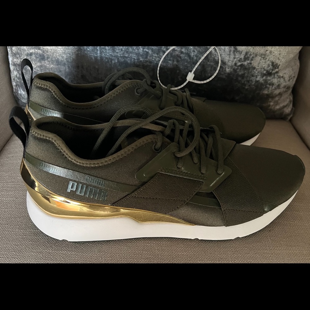 Puma Sneakers